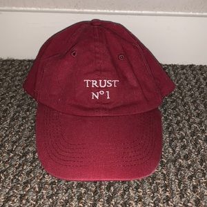 Burgundy Trust N° 1 Hat